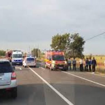 INTERVENŢIE CU ELICOPTERUL SMURD: Accident grav, soldat cu un mort şi trei răniţi INTERVENŢIE CU ELICOPTERUL SMURD: Accident grav, soldat cu un mort şi trei răniţi