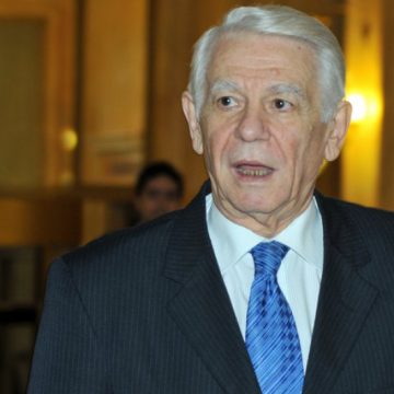 NEPOTISME: Teodor Meleşcanu acuzat că şi-a numit fiul vitreg consul general NEPOTISME: Teodor Meleşcanu acuzat că şi-a numit fiul vitreg consul general