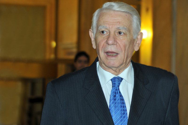 NEPOTISME: Teodor Meleşcanu acuzat că şi-a numit fiul vitreg consul general NEPOTISME: Teodor Meleşcanu acuzat că şi-a numit fiul vitreg consul general