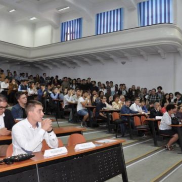 1 OCTOMBRIE: Începe un nou an universitar