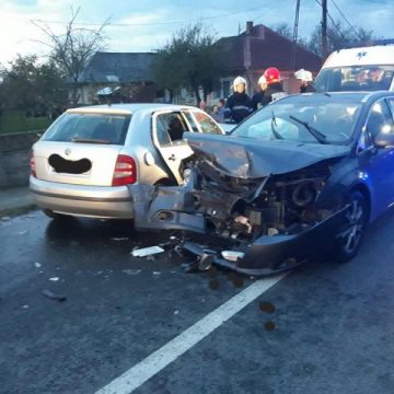 EVENIMENT RUTIER GRAV: Accident cu cinci răniți în Satulung EVENIMENT RUTIER GRAV: Accident cu cinci răniți în Satulung