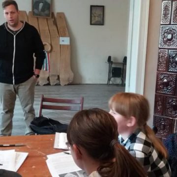 EDUCAȚIE: Cursuri de limba maghiară pentru copiii care sudiază în limba română la Casa Hollósy EDUCAȚIE: Cursuri de limba maghiară pentru copiii care sudiază în limba română la Casa Hollósy