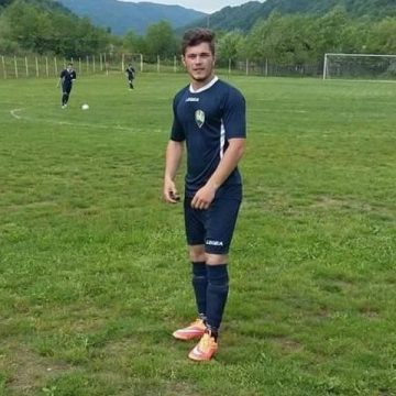 TRAGEDIE: Doliu la Bradul Groșii Țibleșului – un fotbalist a murit după ce s-a răsturnat cu tractorul