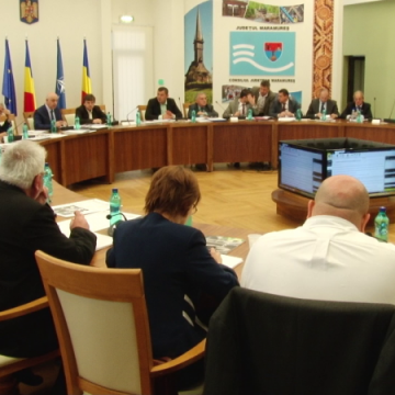 REPORTAJUL ZILEI: Discuții despre reparații pe drumurile județene