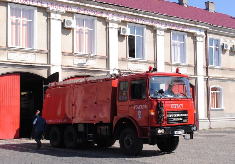 ÎNSCRIERI LA ADMITERE: Sute de locuri disponibile pentru cei care vor să urmeze o școală de pompieri