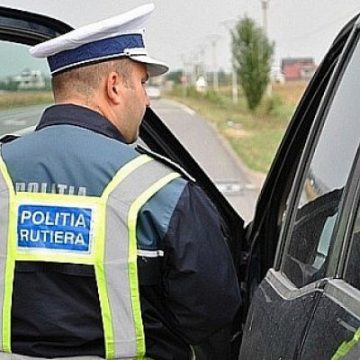 CONTROALE PE ȘOSELE: Zeci de amenzi, certificate de înmatriculare și permise reținute