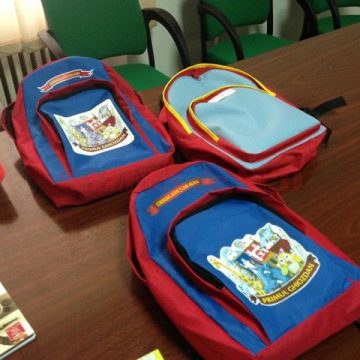 PACHETE ȘCOLARE: Începe distribuirea rechizitelor și ghiozdanelor pentru preșcolari și elevi PACHETE ȘCOLARE: Începe distribuirea rechizitelor și ghiozdanelor pentru preșcolari și elevi