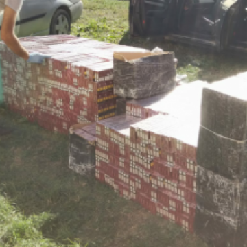 TUTUNUL LA CONTROL: Țigări de contrabandă găsite și-n mașini, și în tren