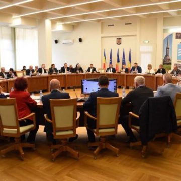 CONSILIUL JUDEȚEAN: Se alocă bani mai mulți pentru protocol
