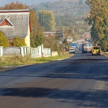 REPARAȚII: Lucrări pe drumul care face legătura între Ferești și Ocna Șugatag REPARAȚII: Lucrări pe drumul care face legătura între Ferești și Ocna Șugatag