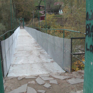 ÎN AȘTEPTARE: Lucrări finalizate pe jumătate la puntea de la Grădina Morii ÎN AȘTEPTARE: Lucrări finalizate pe jumătate la puntea de la Grădina Morii