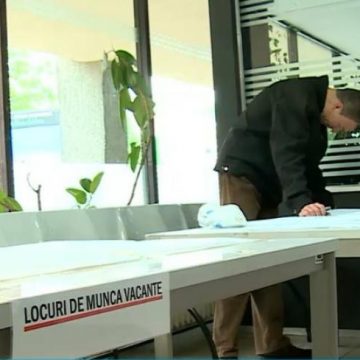 LEGE: Beneficiarii care refuză un loc de muncă pierd ajutorul social LEGE: Beneficiarii care refuză un loc de muncă pierd ajutorul social