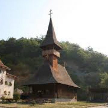 REFERENDUM: Prezenţă masivă la vot la secţiile de lângă mănăstiri REFERENDUM: Prezenţă masivă la vot la secţiile de lângă mănăstiri
