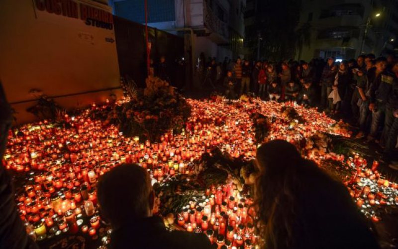 MARȘ COMEMORATIV: Colectiv, 3 ani, 65 de morţi. Restricţii în Capitală, în ziua în care se împlinesc trei ani de la tragedia din Colectiv MARȘ COMEMORATIV: Colectiv, 3 ani, 65 de morţi. Restricţii în Capitală, în ziua în care se împlinesc trei ani de la tragedia din Colectiv