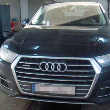 CAPTURĂ: Autoturism Audi Q7căutat de autoritățile din Polonia descoperit la graniţă în România