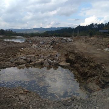 PRECAUȚII NECESARE: Râul Vișeu, amenajat împotriva inundațiilor în regim de urgență PRECAUȚII NECESARE: Râul Vișeu, amenajat împotriva inundațiilor în regim de urgență