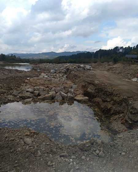 PRECAUȚII NECESARE: Râul Vișeu, amenajat împotriva inundațiilor în regim de urgență PRECAUȚII NECESARE: Râul Vișeu, amenajat împotriva inundațiilor în regim de urgență