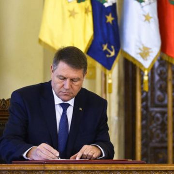 SCHIMBĂRI: Iohannis a acceptat numirea Rovanei Plumb în Guvern ca interimar la Educaţie SCHIMBĂRI: Iohannis a acceptat numirea Rovanei Plumb în Guvern ca interimar la Educaţie