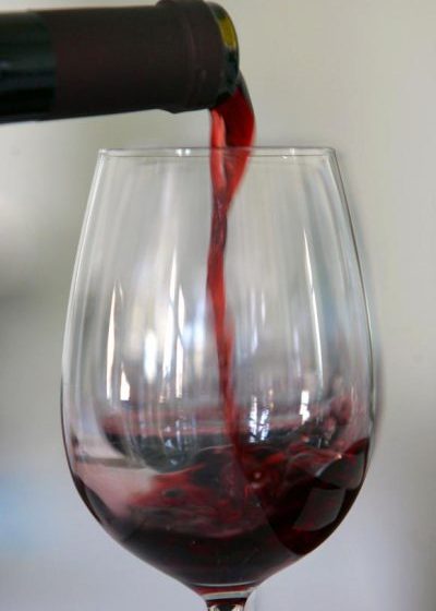 STUDIU: Când poate o cantitate mică de alcool să prezinte un risc de deces prematur STUDIU: Când poate o cantitate mică de alcool să prezinte un risc de deces prematur