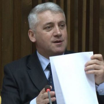 ŢUŢUIANU, DESPRE CRIZA FINANCIARĂ LA SENAT: Am decis să reducem numărul de senatori în deplasările externe şi eventual să renunţăm la personalul tehnic pentru alte activităţi externe ŢUŢUIANU, DESPRE CRIZA FINANCIARĂ LA SENAT: Am decis să reducem numărul de senatori în deplasările externe şi eventual să renunţăm la personalul tehnic pentru alte activităţi externe