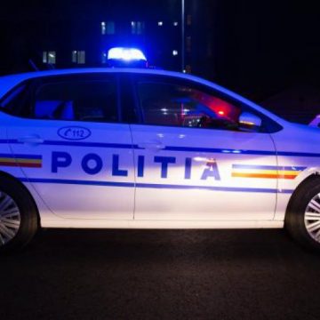 OPRITĂ ÎN TRAFIC: Tânără de 19 ani care conducea sub influenţa drogurilor, prinsă de poliţişti OPRITĂ ÎN TRAFIC: Tânără de 19 ani care conducea sub influenţa drogurilor, prinsă de poliţişti