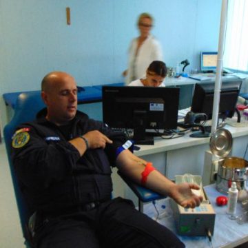 CAMPANIE: „Jandarmeria în dreptul inimii”, o altfel de misiune a jandarmilor maramureșeni CAMPANIE: „Jandarmeria în dreptul inimii”, o altfel de misiune a jandarmilor maramureșeni