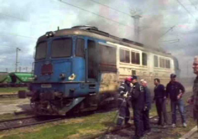 112: Incendiu la locomotiva unui tren, în gara Ilba