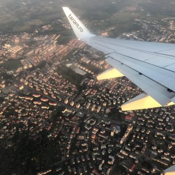 ULTIMA ORĂ: Cursa Tarom Bucureşti-Baia Mare, redirecţionată către aeroportul din Cluj ULTIMA ORĂ: Cursa Tarom Bucureşti-Baia Mare, redirecţionată către aeroportul din Cluj