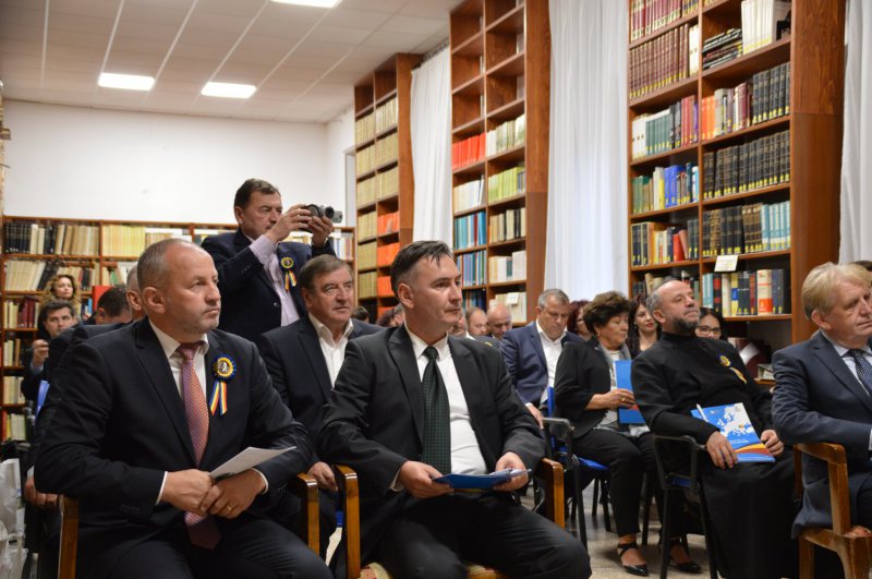 UN EVENIMENT DE SUCCES: Conferința internațională „Pe urmele preotului dr. Vasile Lucaciu la Roma și Vatican” UN EVENIMENT DE SUCCES: Conferința internațională „Pe urmele preotului dr. Vasile Lucaciu la Roma și Vatican”