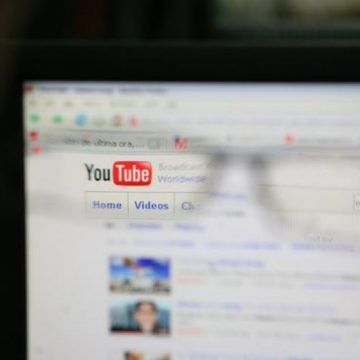 YOUTUBE: Legislaţia europeană privind drepturile de autor ar putea afecta NEGATIV economia creativă YOUTUBE: Legislaţia europeană privind drepturile de autor ar putea afecta NEGATIV economia creativă