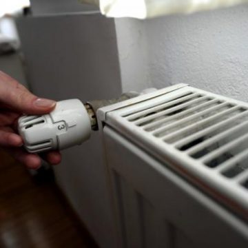 FACTURI MAI MARI: Cât va costa întreținerea la iarnă. ELCEN vrea să scumpească gigacaloria: majorarea se va reflecta în facturi