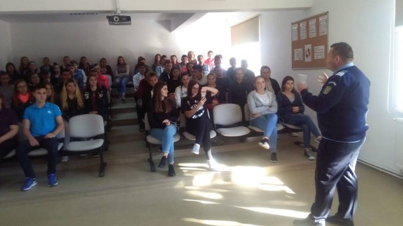 CAMPANIE: Jandarmeria caută absolvenți de liceu interesați de o carieră militară CAMPANIE: Jandarmeria caută absolvenți de liceu interesați de o carieră militară