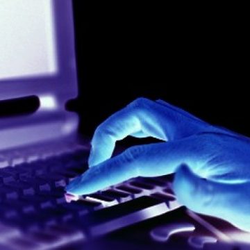 PĂZIȚI-VĂ DE ȘARLATANI! Patru tineri sunt cercetați pentru înșelătorie prin intermediul unui site de cumpărături PĂZIȚI-VĂ DE ȘARLATANI! Patru tineri sunt cercetați pentru înșelătorie prin intermediul unui site de cumpărături