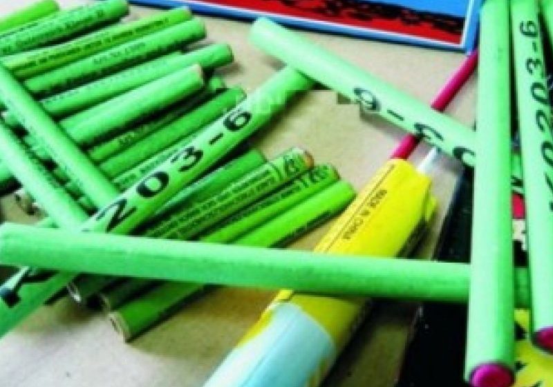 ȘI-AU DAT FOC LA VALIZĂ: Trei minori cercetați după ce au fost prinși cu sute de petarde