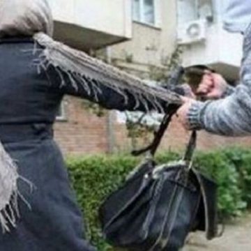 L-AU PRINS: Tânăr reținut după ce a tâlhărit o femeie în vârstă