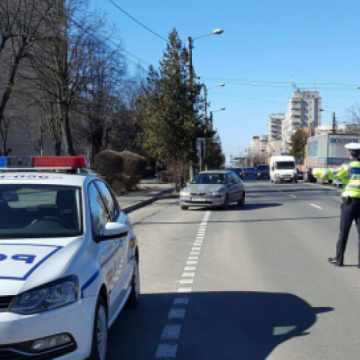 BILANȚ PE O SĂPTĂMÂNĂ: Nouă răniți în accidente, zeci de permise reținute și 22 de infracțiuni constatate BILANȚ PE O SĂPTĂMÂNĂ: Nouă răniți în accidente, zeci de permise reținute și 22 de infracțiuni constatate