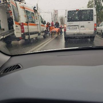 NICI ”ZEBRA” NU MAI E SIGURĂ: Un bărbat a ajuns la spital după ce a fost accidentat pe trecerea de pietoni NICI ”ZEBRA” NU MAI E SIGURĂ: Un bărbat a ajuns la spital după ce a fost accidentat pe trecerea de pietoni