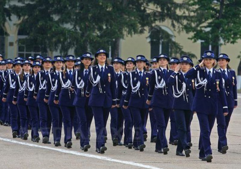 ÎȘI ÎNCEP ACTIVITATEA: 2.900 de elevi au absolvit şcolile MAI ÎȘI ÎNCEP ACTIVITATEA: 2.900 de elevi au absolvit şcolile MAI