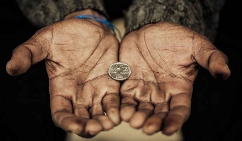RAPORT: Românii, cei mai săraci dintre săracii Europei