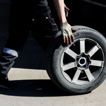 SPECIALIȘTI: Şoferii români cheltuie 1.000 de lei pentru pregătirea maşinii de iarnă SPECIALIȘTI: Şoferii români cheltuie 1.000 de lei pentru pregătirea maşinii de iarnă