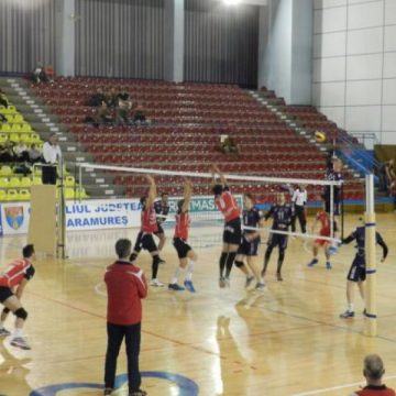 VOLEI: Știința Explorări a fost învinsă de Arcada Galați după ce a condus cu 2-0 la seturi