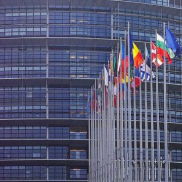 SURSE OFICIALE: Comisia Europeană cere României să adopte noile reglementări UE privind combaterea terorismului