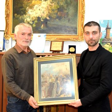 Un maramureșean a donat un tablou instituției Consiliului Județean