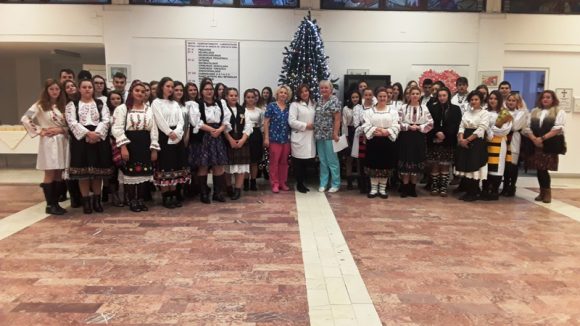 Colinde și donații la Spitalul Județean de Urgență Baia Mare Colinde și donații la Spitalul Județean de Urgență Baia Mare