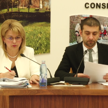 Video|Bani pentru aeroport și pentru volei