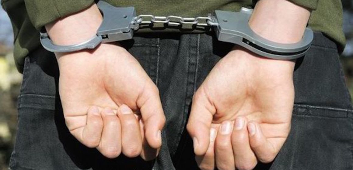 Un bărbat bănuit că și-a violat fiica de 12 ani a fost reținut de polițiștii maramureșeni