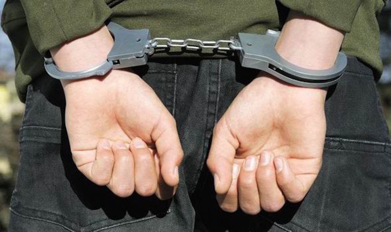 Arestat preventiv pentru deținere și trafic de droguri de mare risc
