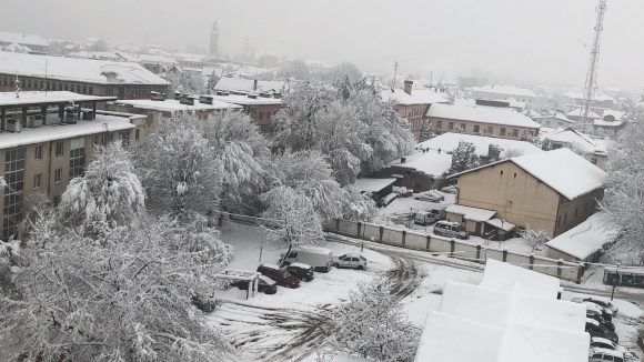 VIDEO | Ninsorile nu se opresc
