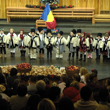 Video|Peste 400 de participanți la Festivalul ”Primește-ne gazdă-n casă” Video|Peste 400 de participanți la Festivalul ”Primește-ne gazdă-n casă”