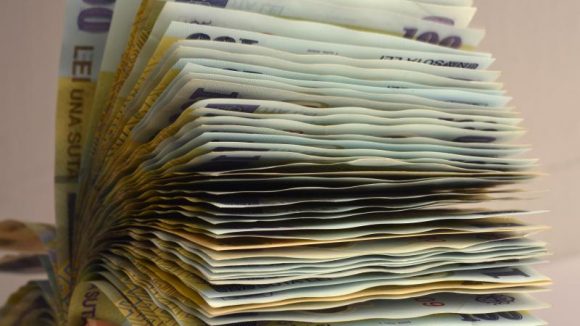 VIDEO | Salariul minim crește de la 1 ianuarie 2019 VIDEO | Salariul minim crește de la 1 ianuarie 2019